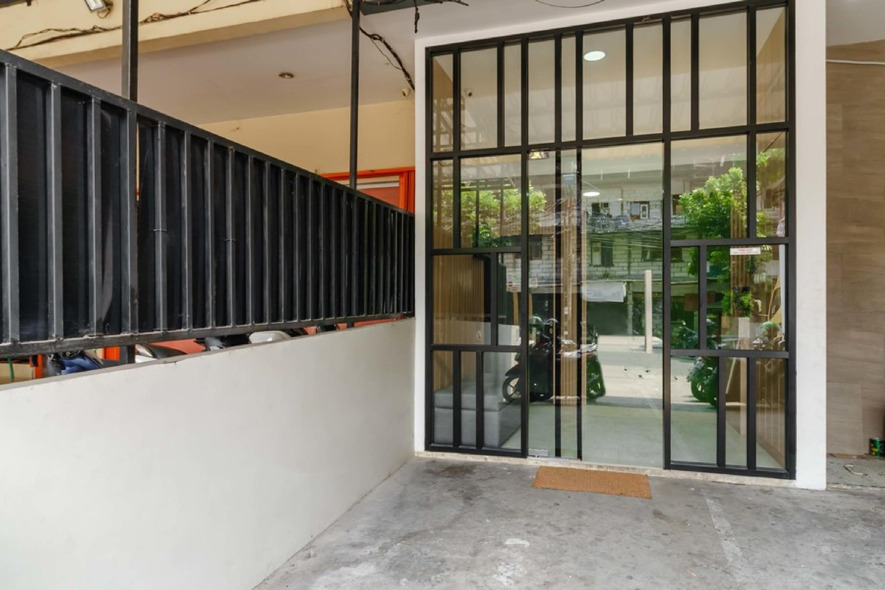 Hotel Reddoorz @ Mangga Besar 2 Yakarta Exterior foto
