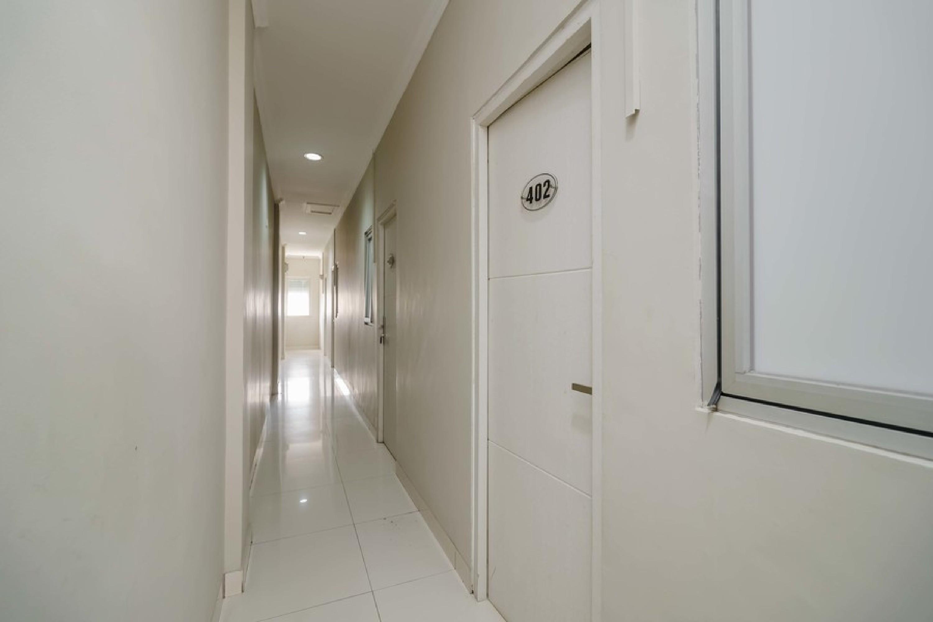 Hotel Reddoorz @ Mangga Besar 2 Yakarta Exterior foto